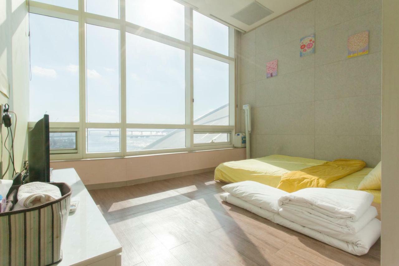 בוסאן Terra Guesthouse מראה חיצוני תמונה